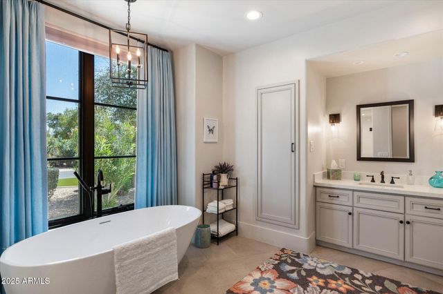 6600 N CARDINAL Drive, Paradise Valley, AZ 85253