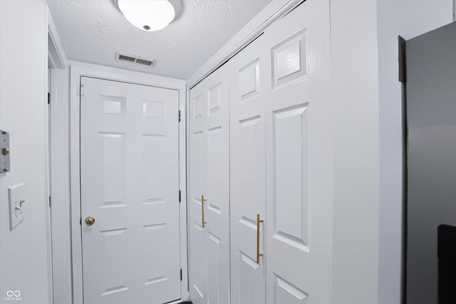 7533 Castleton Farms West Drive, Indianapolis, IN 46256