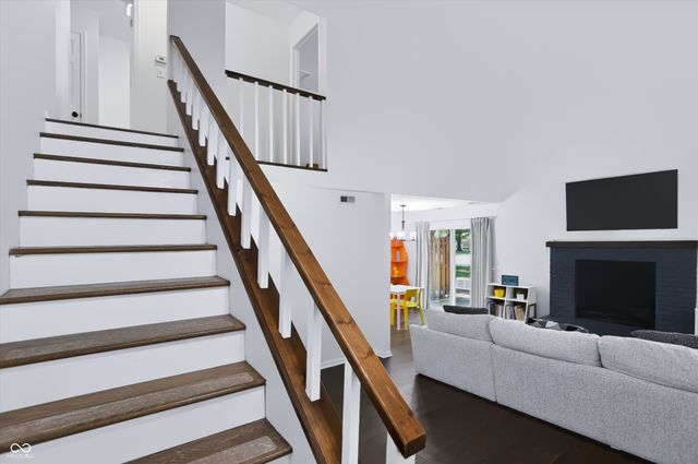 7533 Castleton Farms West Drive, Indianapolis, IN 46256