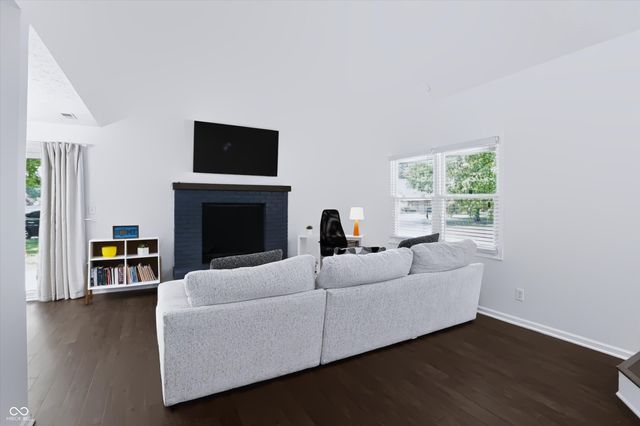 7533 Castleton Farms West Drive, Indianapolis, IN 46256