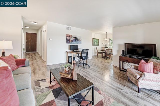 1501 Ptarmigan Dr 6B, Walnut Creek, CA 94595