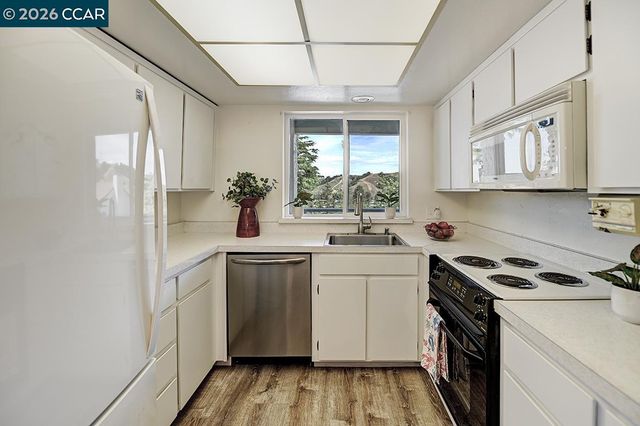 1501 Ptarmigan Dr 6B, Walnut Creek, CA 94595