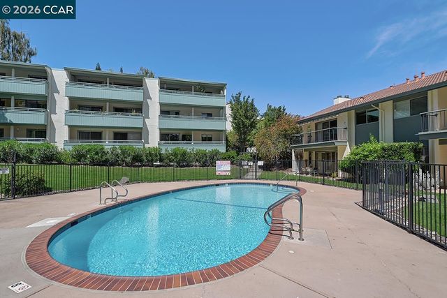 1501 Ptarmigan Dr 6B, Walnut Creek, CA 94595