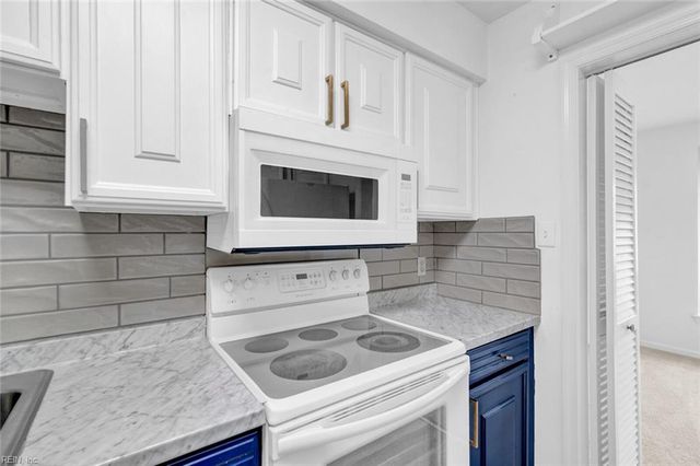 376 Merrimac Trl Unit 124, Williamsburg, VA 23185