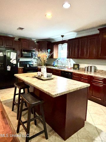 1352 Rock Ranch Road, Carriere, MS 39426