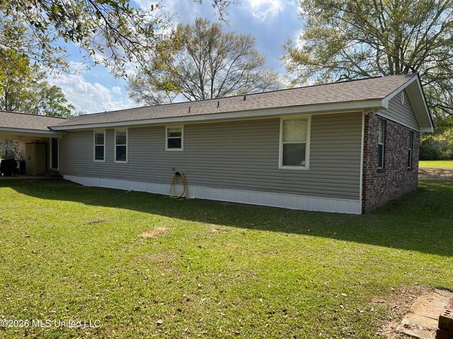 1352 Rock Ranch Road, Carriere, MS 39426