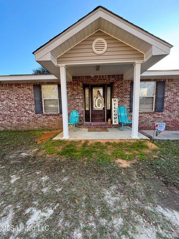 1352 Rock Ranch Road, Carriere, MS 39426