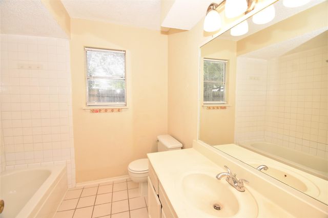4023 Summit Valley Drive, Houston, TX 77082