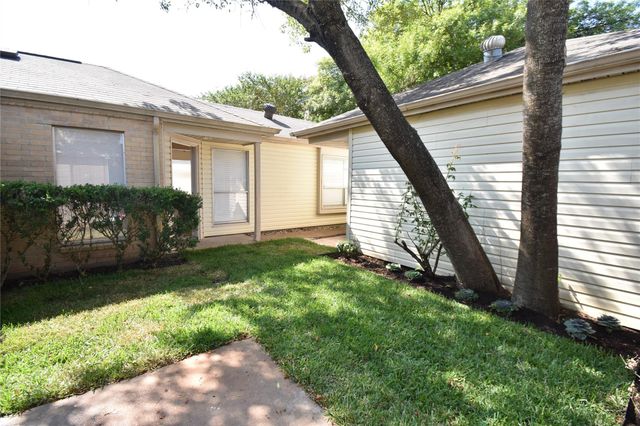 4023 Summit Valley Drive, Houston, TX 77082