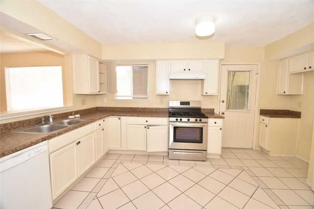 4023 Summit Valley Drive, Houston, TX 77082