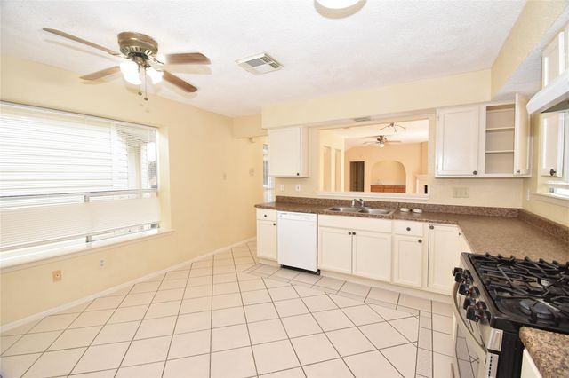 4023 Summit Valley Drive, Houston, TX 77082