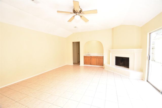 4023 Summit Valley Drive, Houston, TX 77082