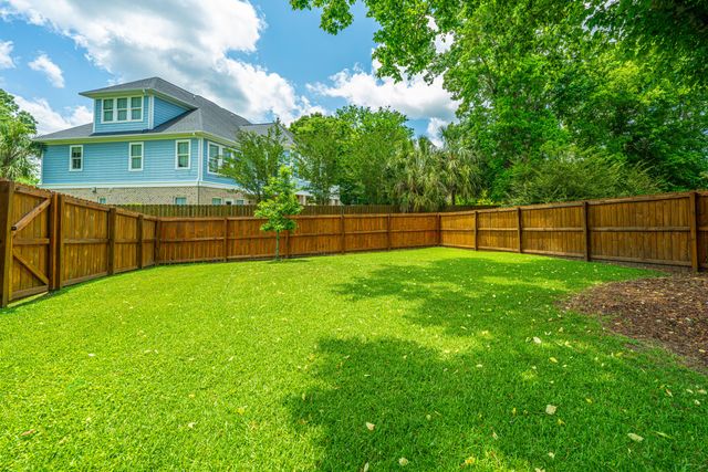 1000 Bakers Landing Drive, North Charleston, SC 29418