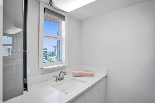 1160 Hillsboro Mile 701 701, Hillsboro Beach, FL 33062