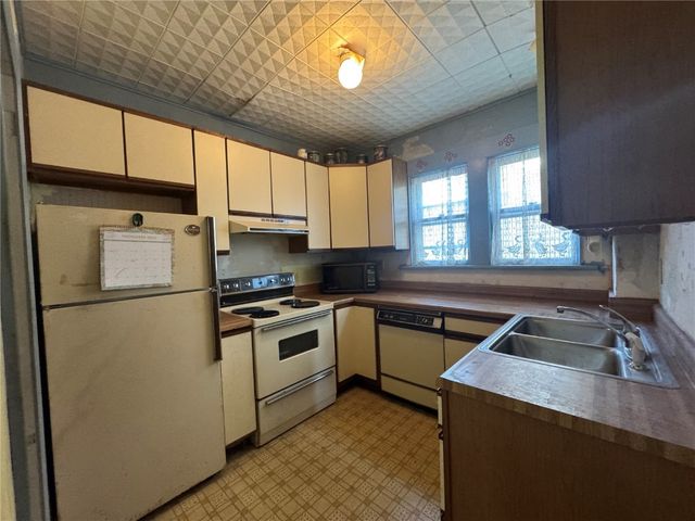 263 Highland Drive NW, Cedar Rapids, IA 52405