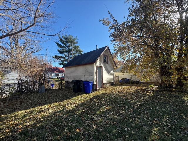 263 Highland Drive NW, Cedar Rapids, IA 52405