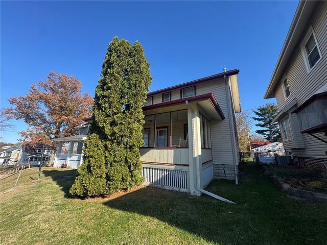 263 Highland Drive NW, Cedar Rapids, IA 52405