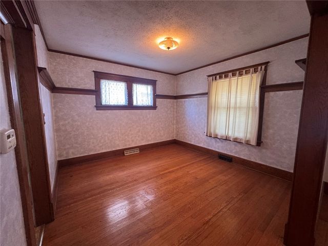 263 Highland Drive NW, Cedar Rapids, IA 52405