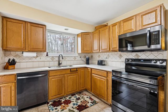 60 SPAULDING DR, Monroeville, NJ 08343