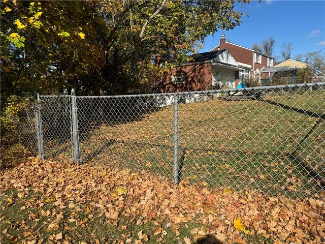 8017 Chaske St, Verona, PA 15147