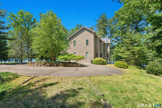 141 Canoe Brook Road, Trumbull, CT 06611