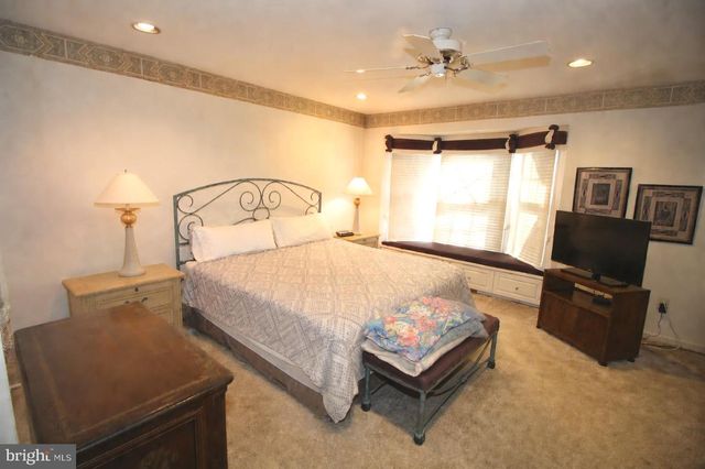 56 KANON CT, Newtown, PA 18940