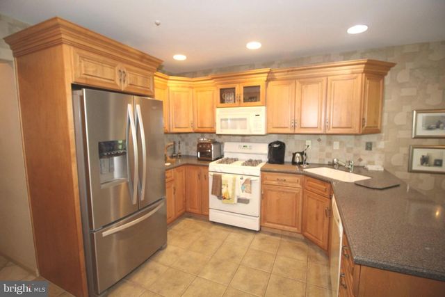 56 KANON CT, Newtown, PA 18940