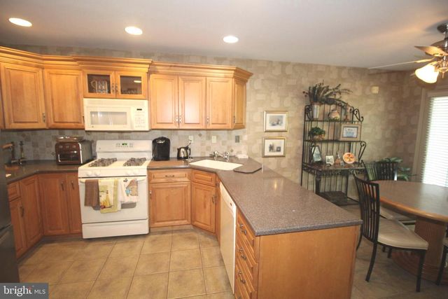 56 KANON CT, Newtown, PA 18940
