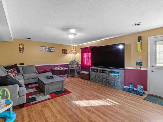 25 Peach Tree Lane, Tell City, IN 47586