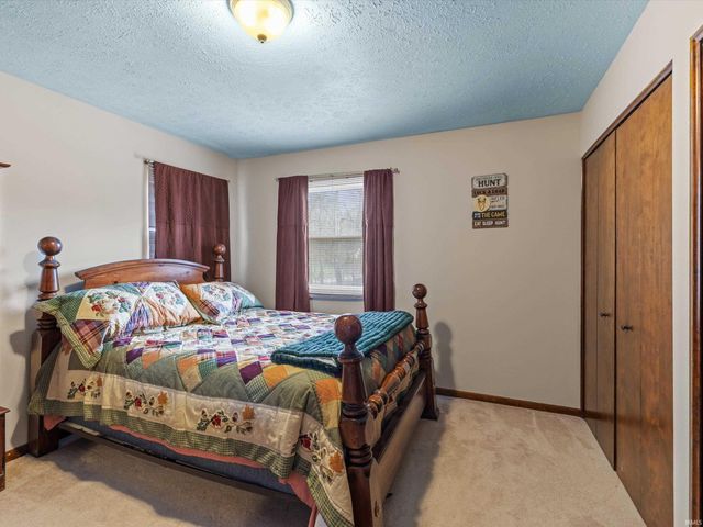 25 Peach Tree Lane, Tell City, IN 47586