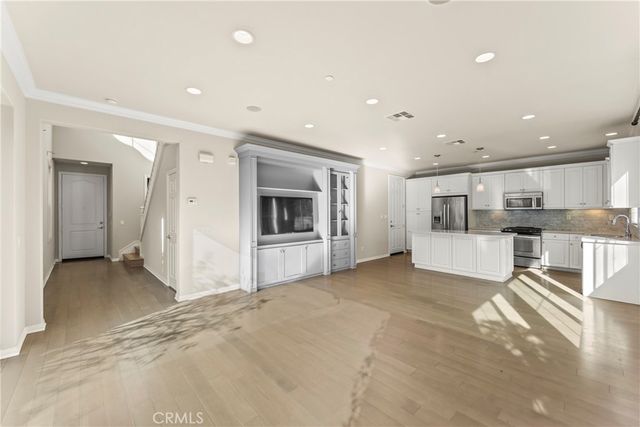 103 Bright Poppy, Irvine, CA 92618