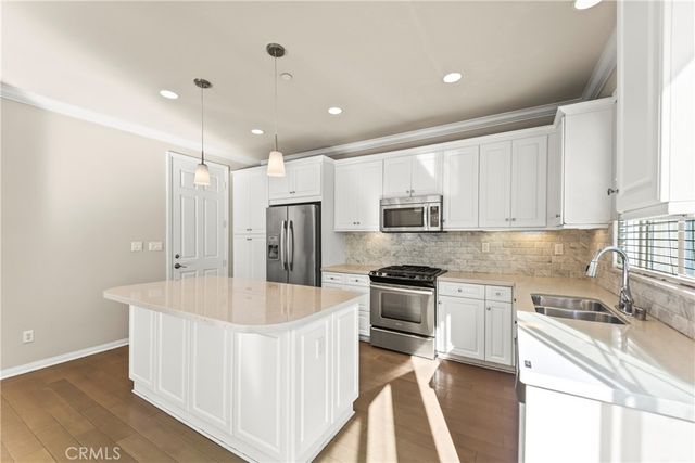103 Bright Poppy, Irvine, CA 92618