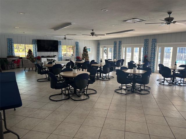 1540 GLEN OAKS DRIVE E B222, Sarasota, FL 34232