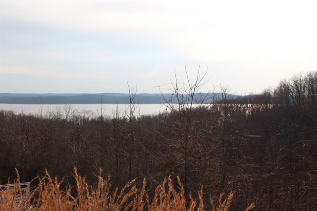 1 Golden Eagle dr, Dover, TN 37058
