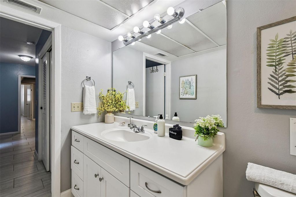 Image 14 of property listing at 5005 PURITAN ROAD, Tampa, FL 33617