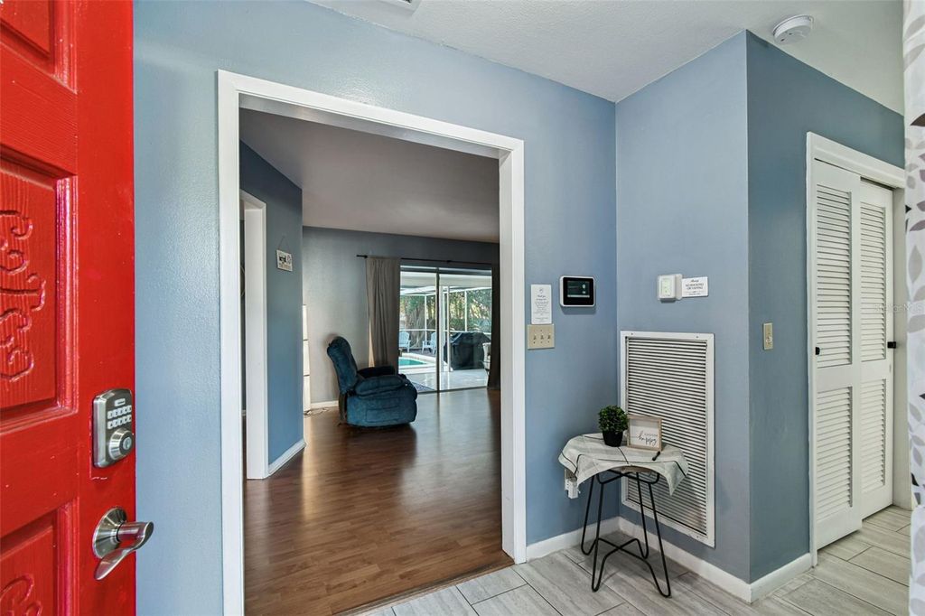 Image 5 of property listing at 5005 PURITAN ROAD, Tampa, FL 33617