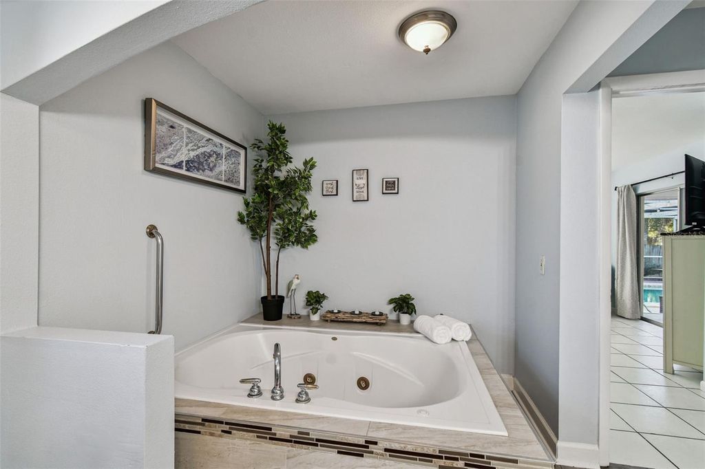 Image 42 of property listing at 5005 PURITAN ROAD, Tampa, FL 33617