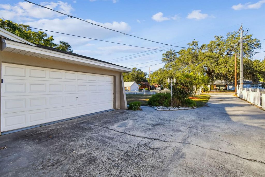 Image 60 of property listing at 5005 PURITAN ROAD, Tampa, FL 33617