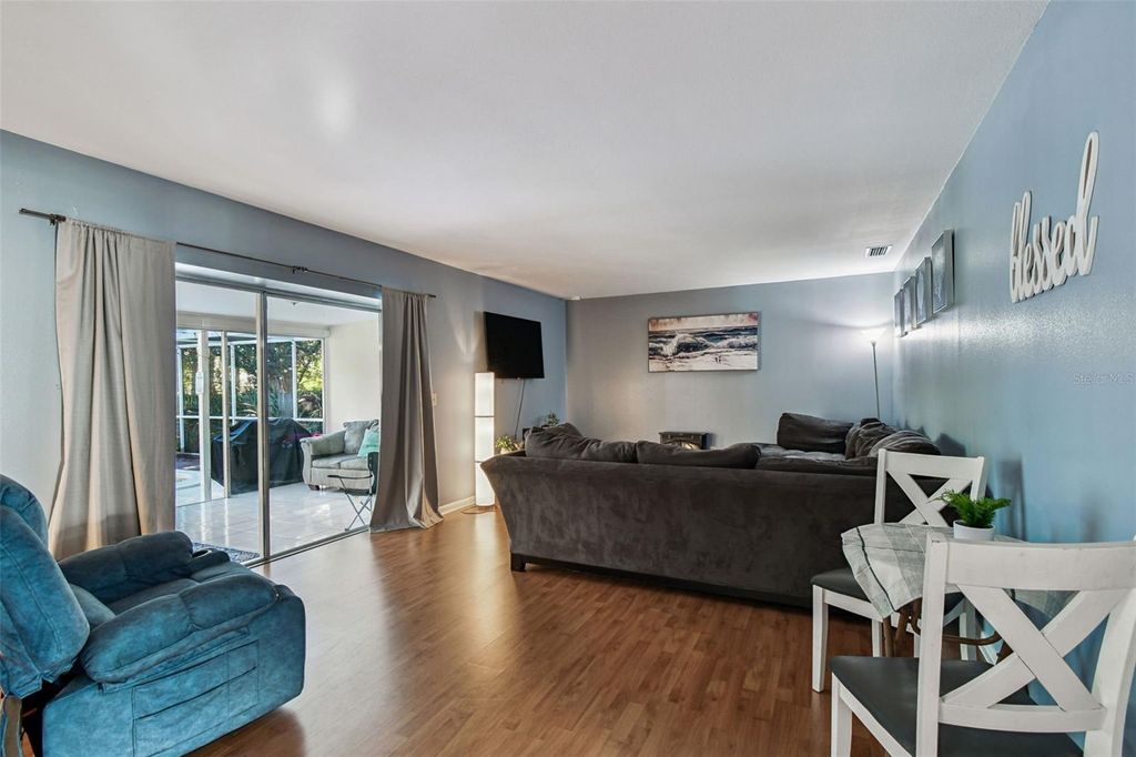 Image 7 of property listing at 5005 PURITAN ROAD, Tampa, FL 33617