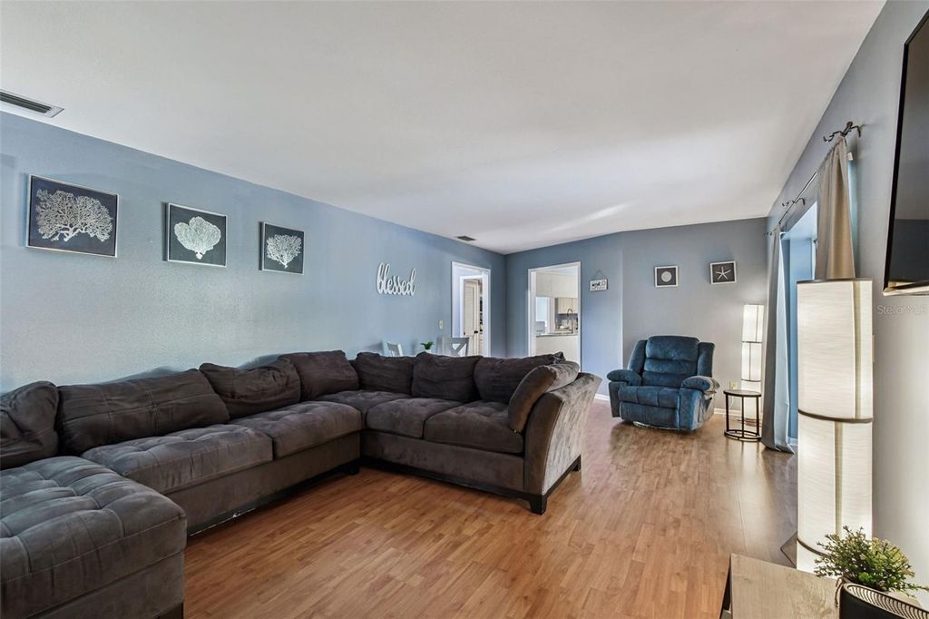 Image 9 of property listing at 5005 PURITAN ROAD, Tampa, FL 33617