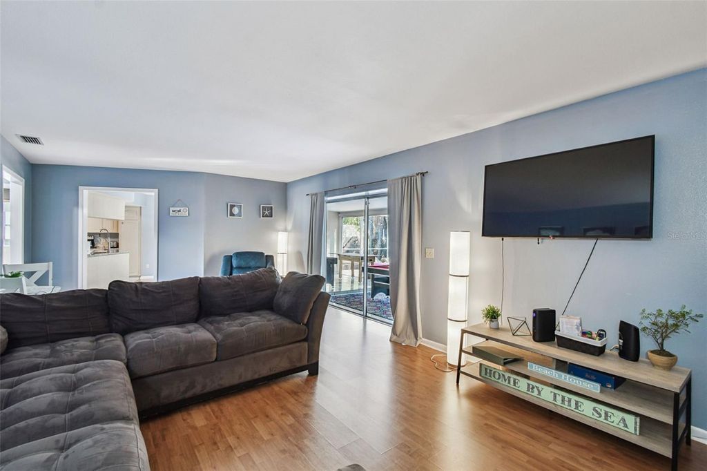 Image 10 of property listing at 5005 PURITAN ROAD, Tampa, FL 33617