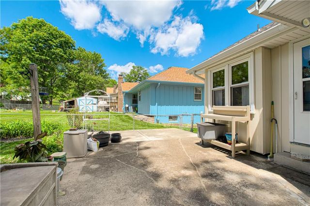 1306 Downing Street, Liberty, MO 64068