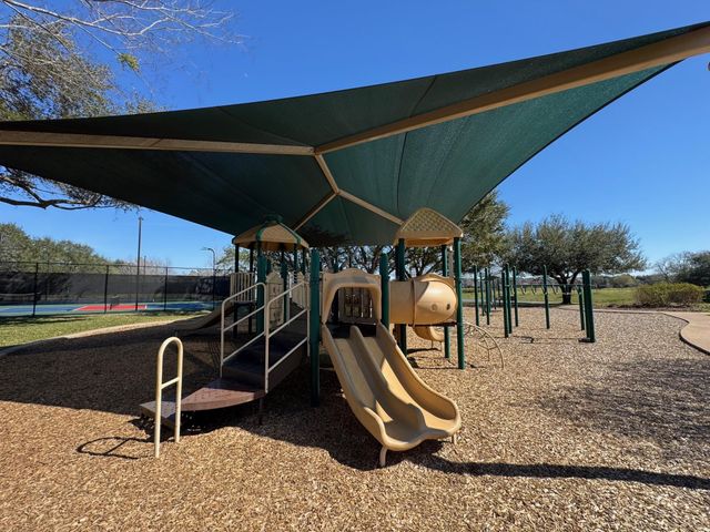 1735 Lake Charlotte Lane, Richmond, TX 77406