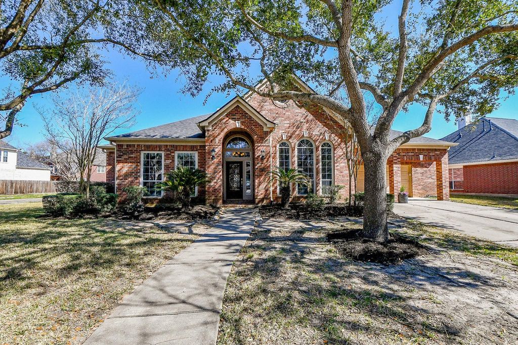 1735 Lake Charlotte Lane, Richmond, TX 77406
