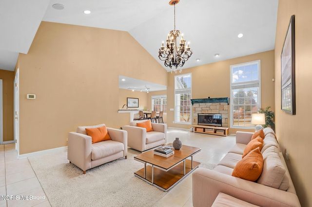 6708 Buck Creek Dr, Maumee, OH 43537