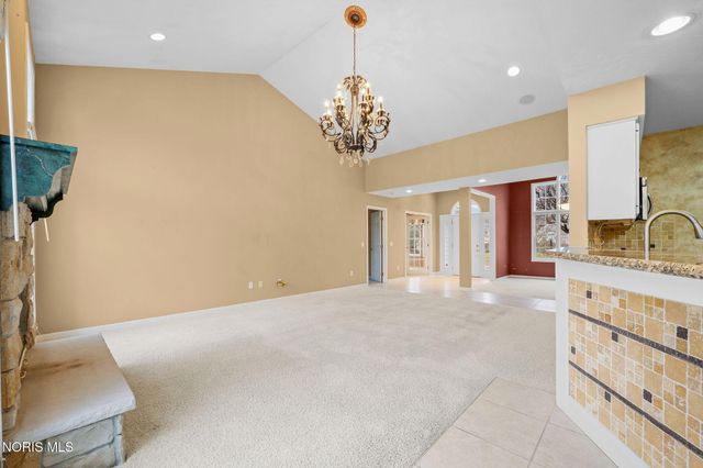 6708 Buck Creek Dr, Maumee, OH 43537