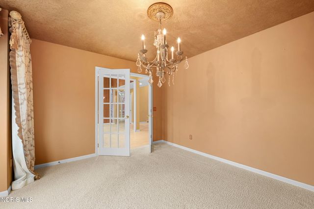 6708 Buck Creek Dr, Maumee, OH 43537