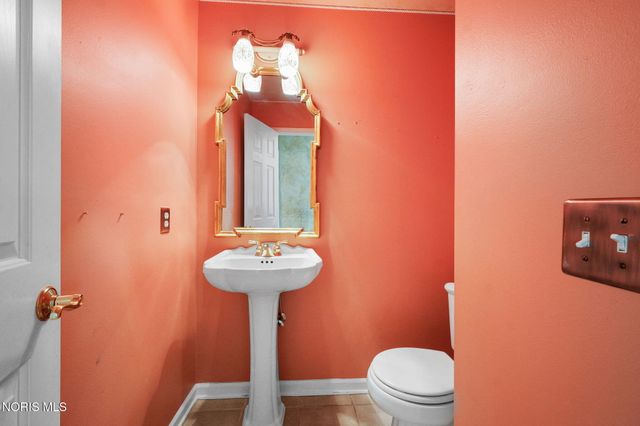 6708 Buck Creek Dr, Maumee, OH 43537