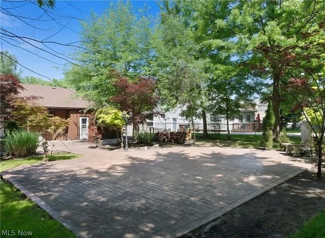 1815 Grantwood Drive, Parma, OH 44134