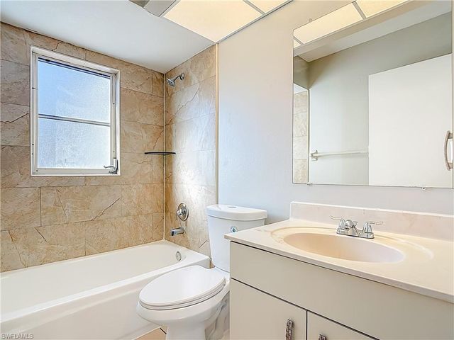 130 SE 7th ST, Cape Coral, FL 33990